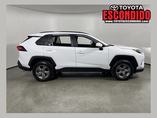 Ice Cap 2024 Toyota RAV4 XLE