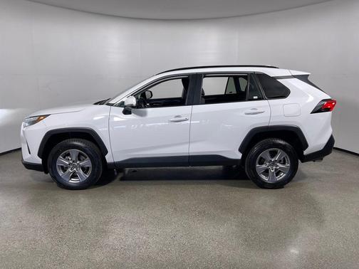 Ice Cap 2024 Toyota RAV4 XLE