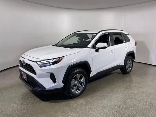 Ice Cap 2024 Toyota RAV4 XLE