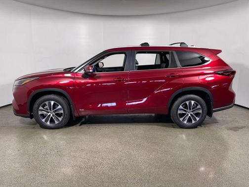 2026 Toyota Highlander Hybrid XLE