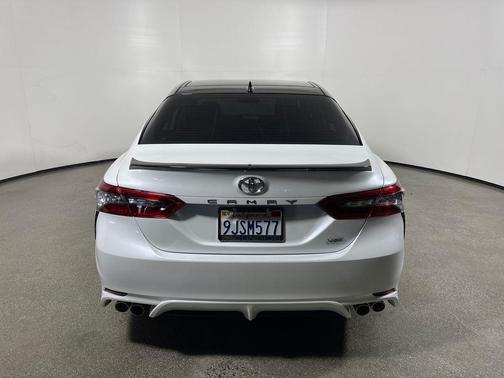 Wind Chill Pearl/Midnight Black Metallic 2024 Toyota Camry XSE