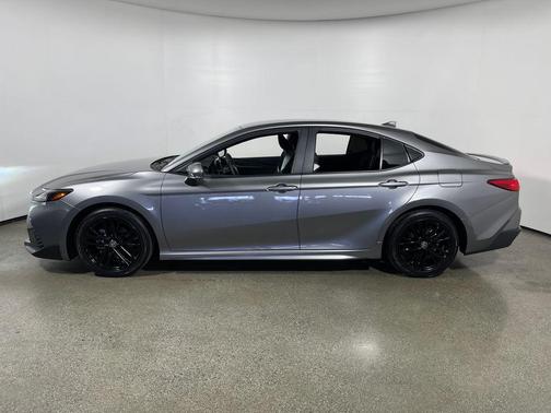 Heavy Metal 2025 Toyota Camry SE