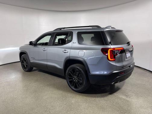 Sterling Metallic 2023 GMC Acadia FWD SLT