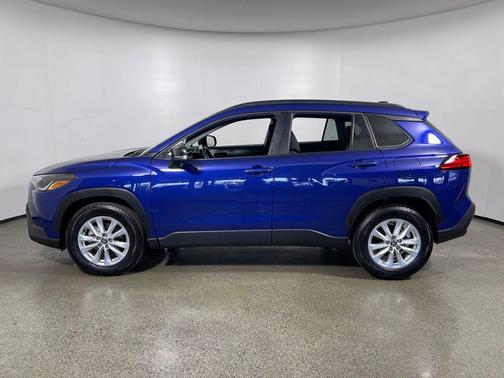 2025 Toyota Corolla Cross LE