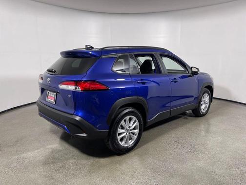 2025 Toyota Corolla Cross LE