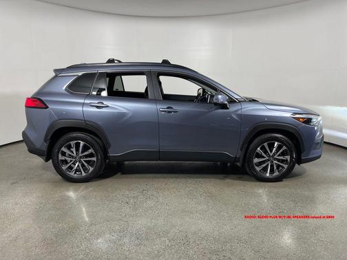 Celestite 2024 Toyota Corolla Cross XLE