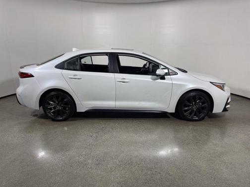 Wind Chill Pearl 2025 Toyota Corolla XSE