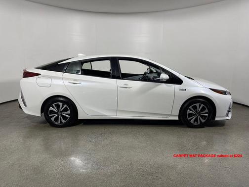 Blizzard Pearl 2017 Toyota Prius Prime Advanced