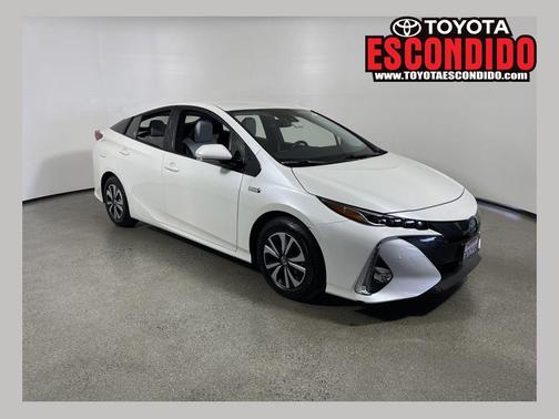 Blizzard Pearl 2017 Toyota Prius Prime Advanced