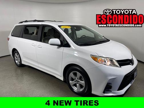 2018 Toyota Sienna LE