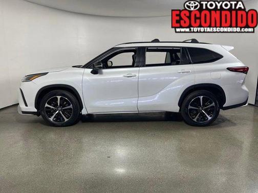 2022 Toyota Highlander XSE