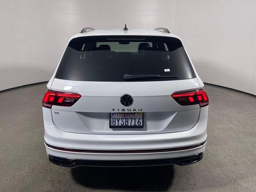 2022 Volkswagen Tiguan 2.0T SE R-Line Black