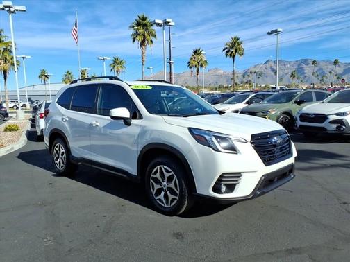 Crystal White Pearl 2024 Subaru Forester Premium SUV