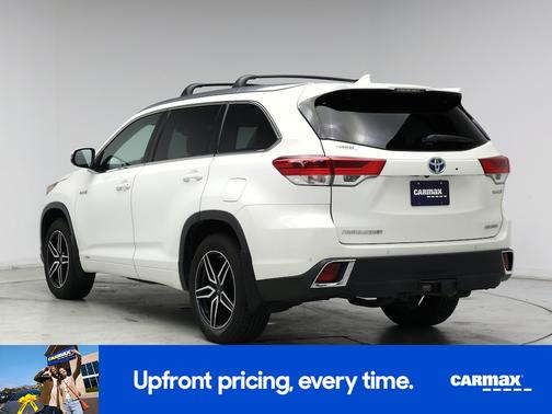 White 2019 Toyota Highlander Hybrid Limited Platinum