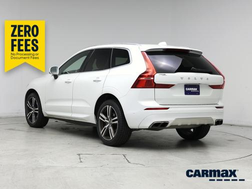 White 2019 Volvo XC60 T5 Momentum