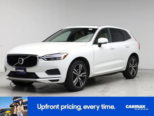 White 2019 Volvo XC60 T5 Momentum