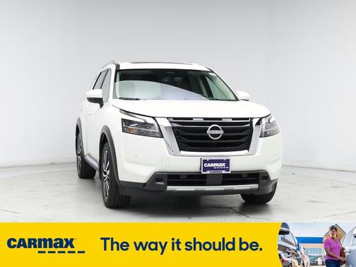 2023 Nissan Pathfinder Platinum