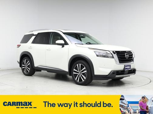 2023 Nissan Pathfinder Platinum