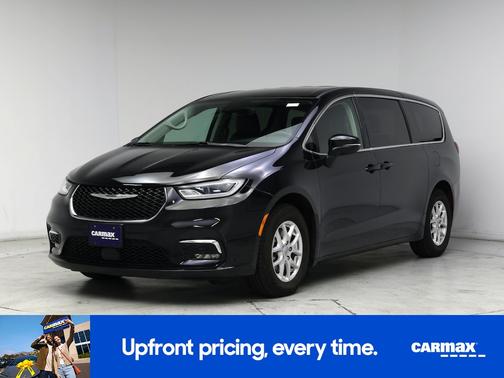 Black 2023 Chrysler Pacifica Touring L