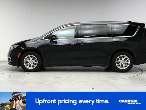Black 2023 Chrysler Pacifica Touring L