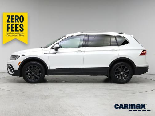 White 2024 Volkswagen Tiguan SE