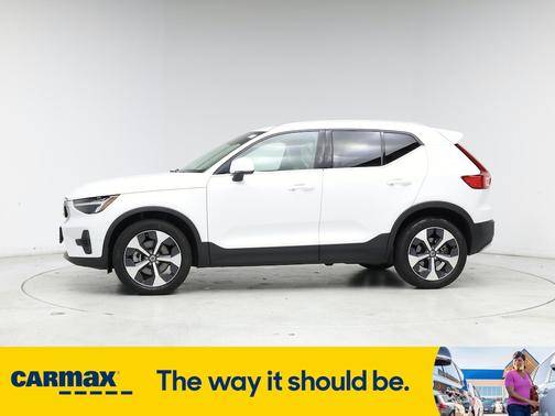 2023 Volvo XC40 B5 Plus Bright Theme