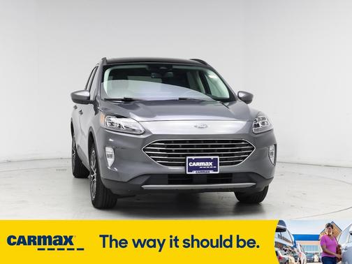 2022 Ford Escape PHEV Titanium