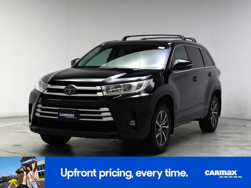 Black 2017 Toyota Highlander XLE