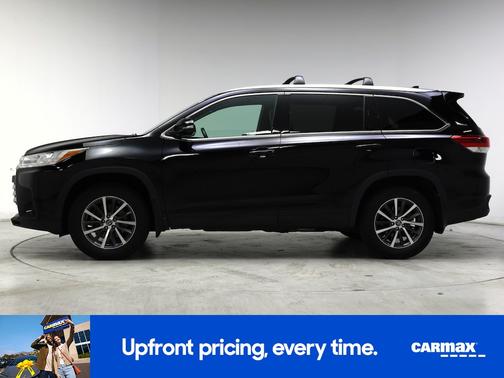 Black 2017 Toyota Highlander XLE