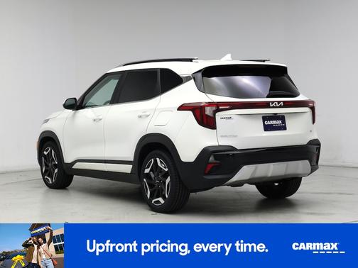 White 2024 Kia Seltos SX