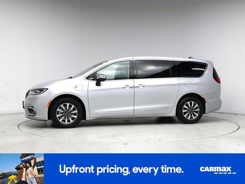 Silver 2023 Chrysler Pacifica Hybrid Limited