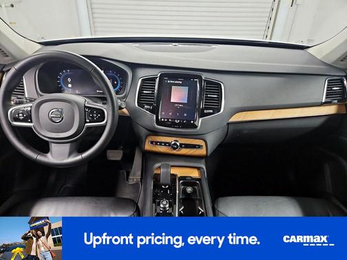 2023 Volvo XC90 B5 Plus