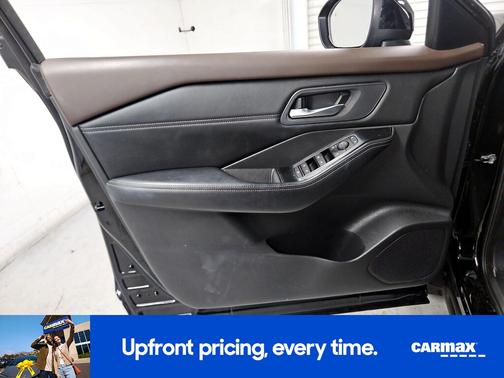 Black 2023 Nissan Rogue SV