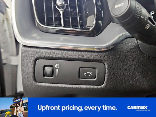 2019 Volvo XC60 T5 Momentum