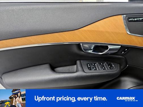 2021 Volvo XC90 T5 Momentum