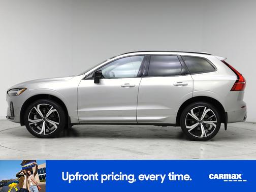 Gray 2024 Volvo XC60 B5 Ultimate Dark Theme