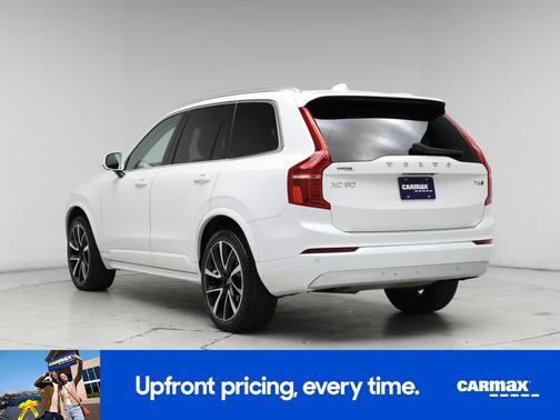 2022 Volvo XC90 T6 Momentum
