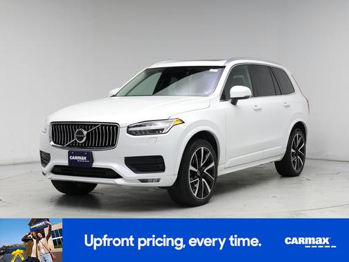 2022 Volvo XC90 T6 Momentum