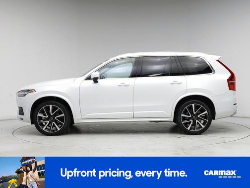 2022 Volvo XC90 T6 Momentum