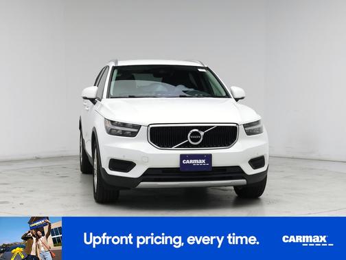 2020 Volvo XC40 T5 Momentum