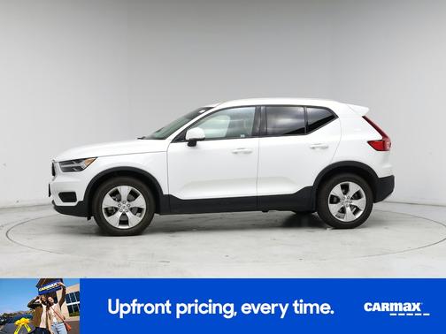 2020 Volvo XC40 T5 Momentum