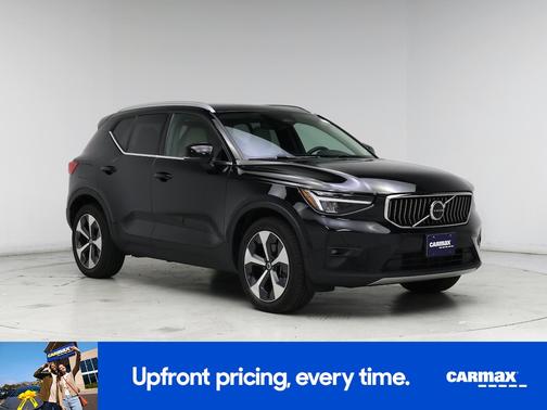 2023 Volvo XC40 B5 Plus Bright Theme