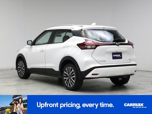 White 2023 Nissan Kicks SV