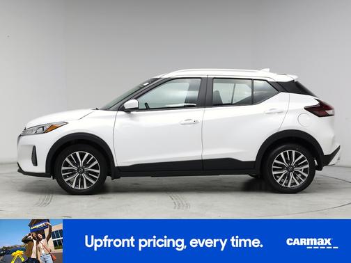 White 2023 Nissan Kicks SV