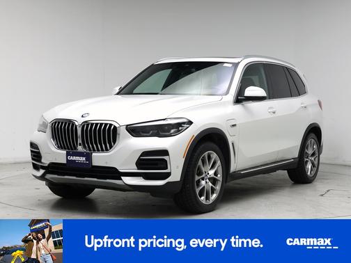 White 2023 BMW X5 PHEV XDrive45e