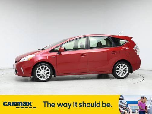 2014 Toyota Prius v Five