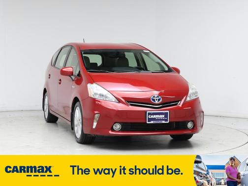 2014 Toyota Prius v Five