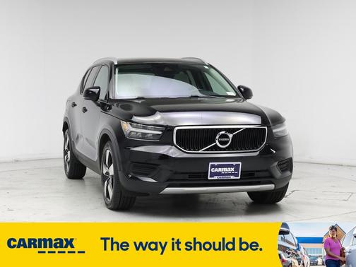 2020 Volvo XC40 T5 Momentum