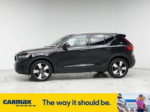 2020 Volvo XC40 T5 Momentum