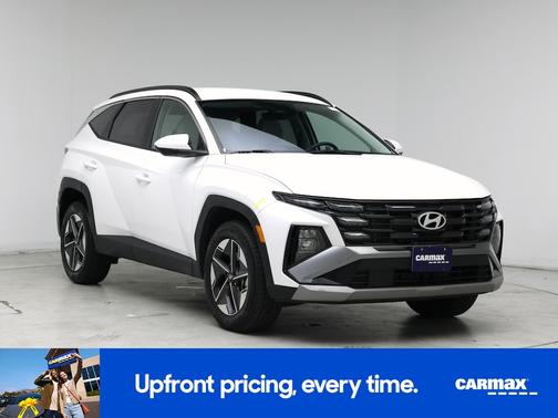 White 2025 Hyundai TUCSON SEL